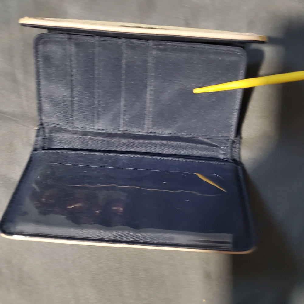 Tommy Hilfiger Blush Beige Monogram Trifold Wallet Checkbook Snap Closure - Picture 5 of 7